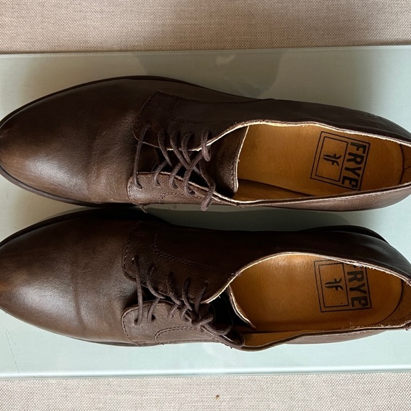Frye woman’s leather shoes size 11 - Picture 5 of 10